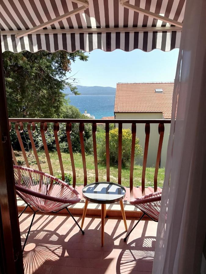 Apartman Sesna Bol Eksteriør billede