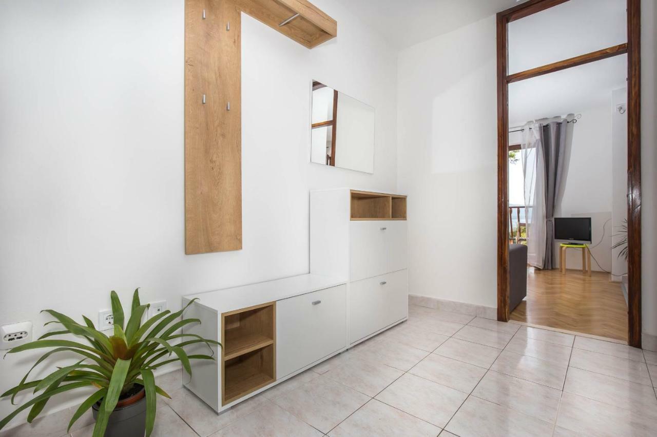 Apartman Sesna Bol Eksteriør billede