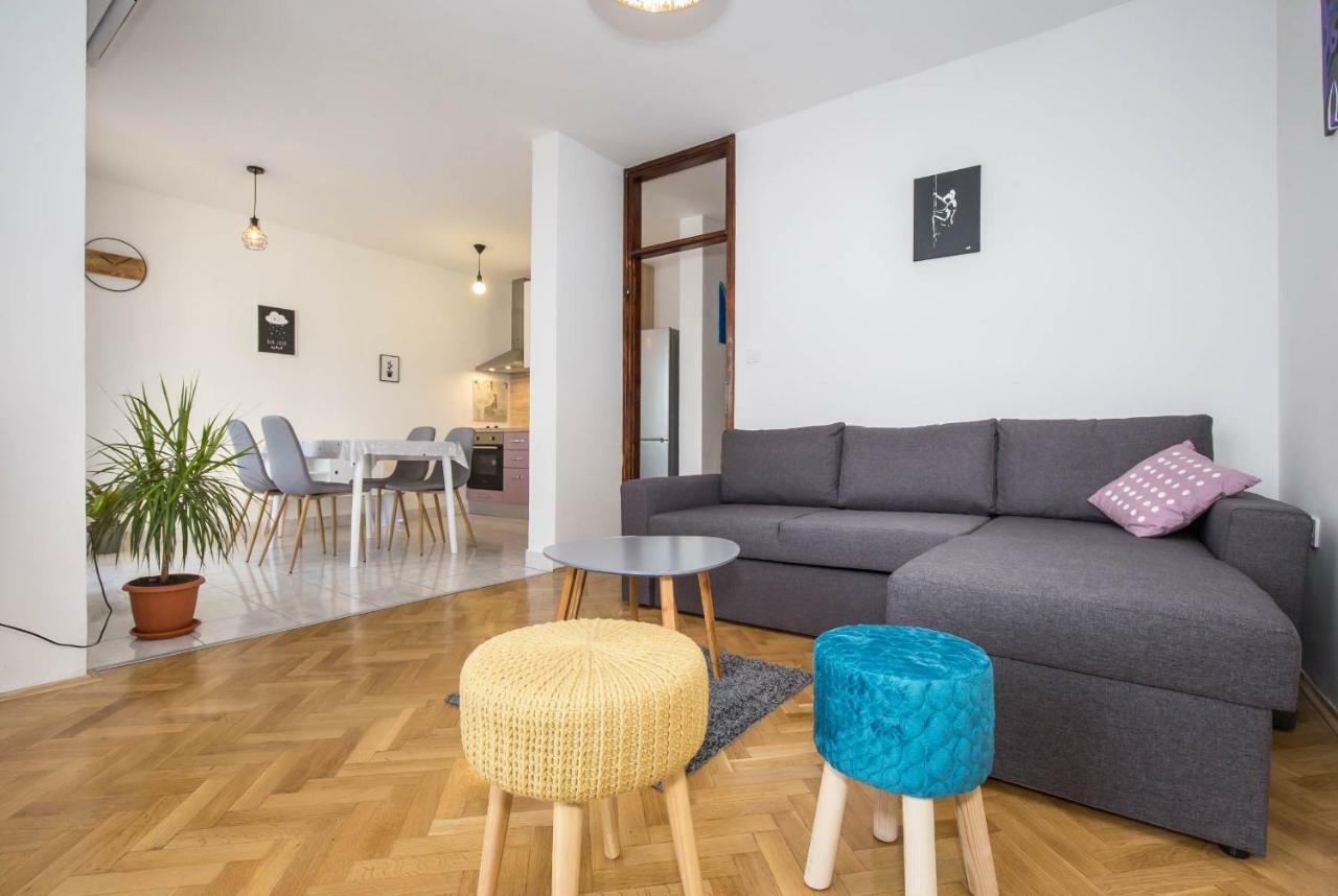 Apartman Sesna Bol Eksteriør billede