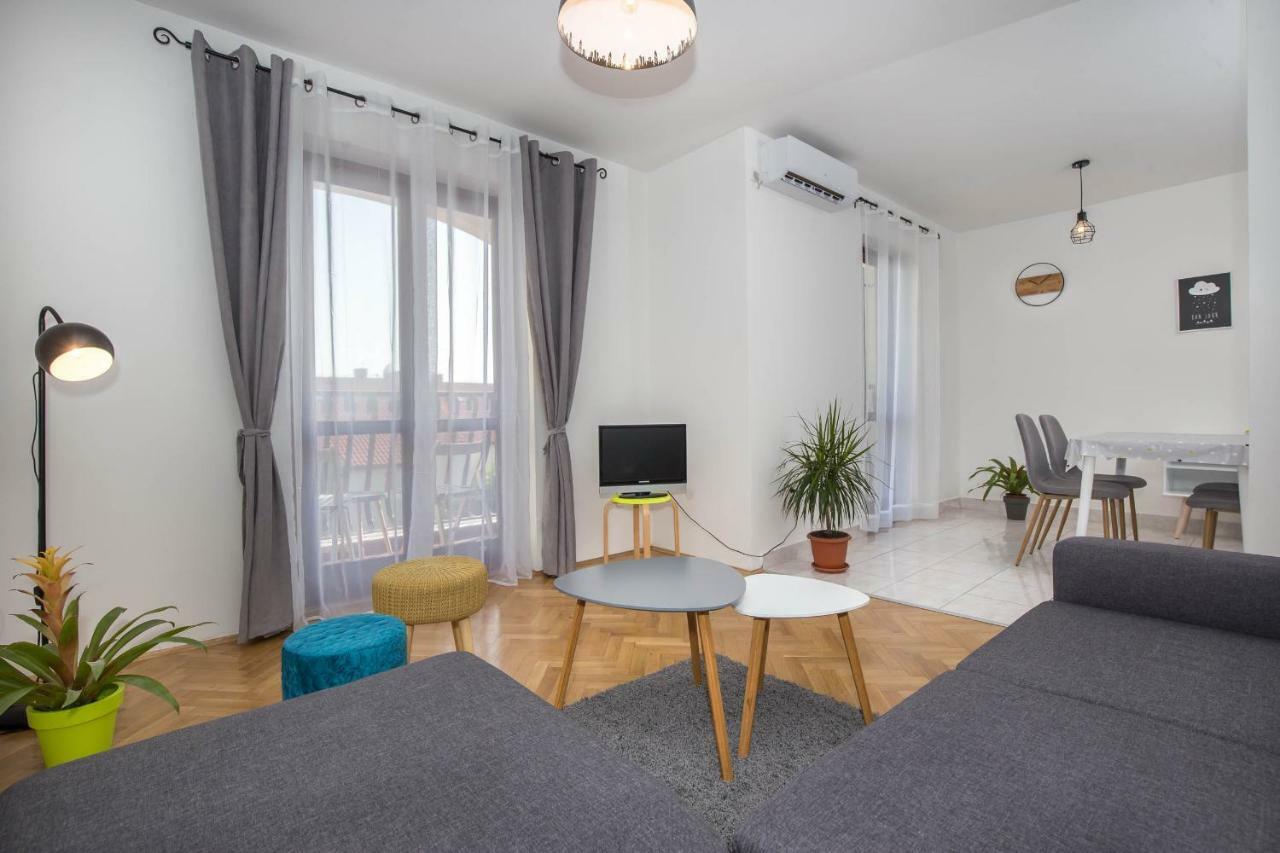 Apartman Sesna Bol Eksteriør billede